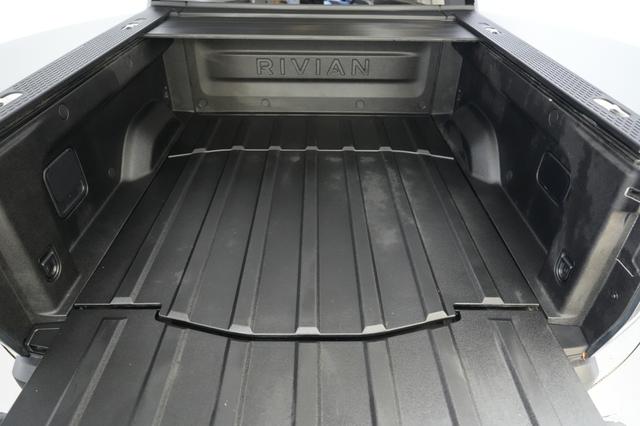 2023 Rivian R1T — photo 6 of 21