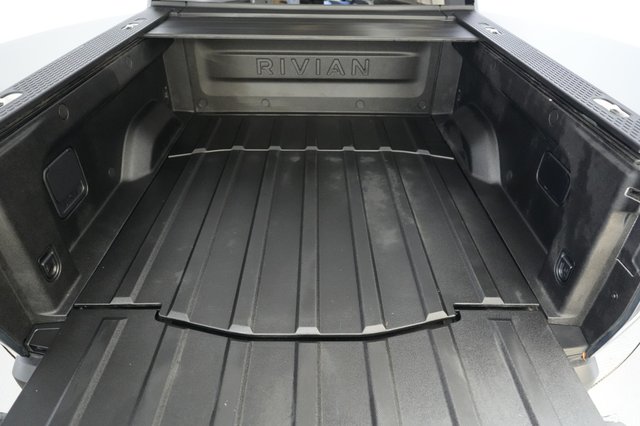 2023 Rivian R1T — photo 6 of 21