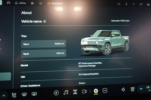 2023 Rivian R1T — photo 5 of 21
