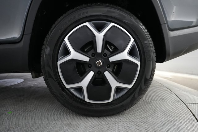 2023 Rivian R1T — photo 7 of 21