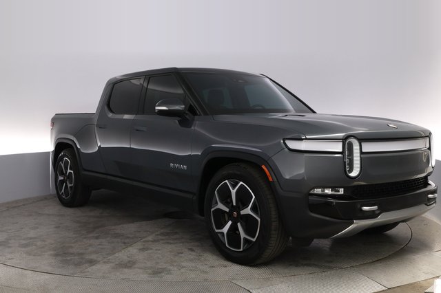 2023 Rivian R1T — photo 10 of 21