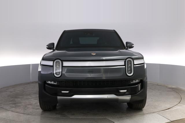 2023 Rivian R1T — photo 9 of 21