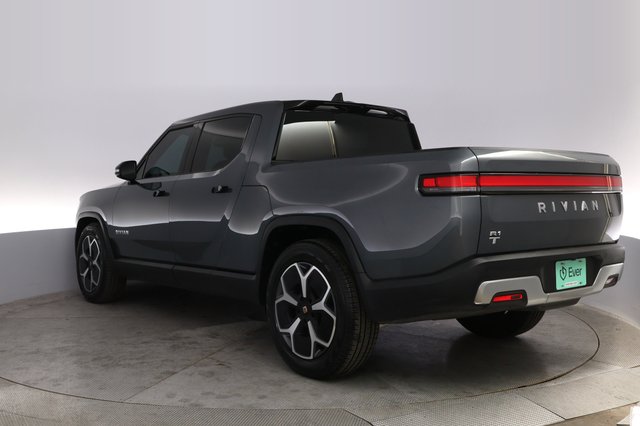 2023 Rivian R1T — photo 13 of 21