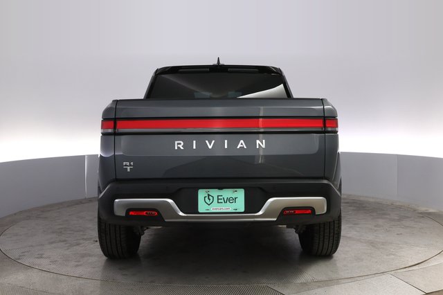 2023 Rivian R1T — photo 12 of 21