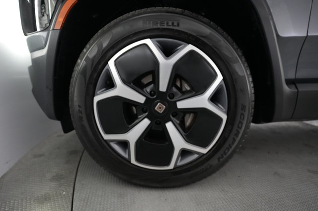 2023 Rivian R1T — photo 15 of 21