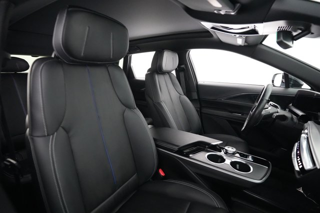 2024 Cadillac Lyriq — photo 18 of 20