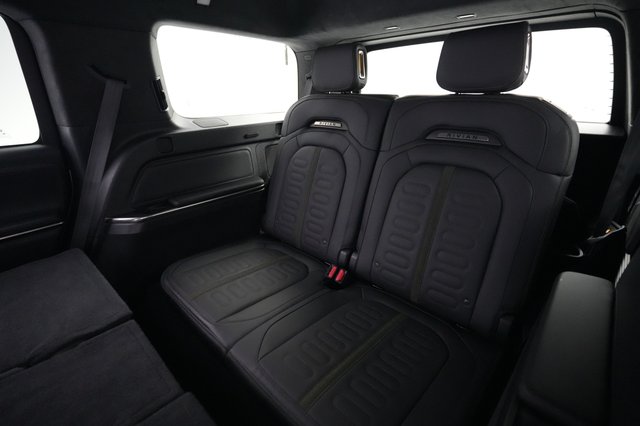 2024 Rivian R1S — photo 20 of 23