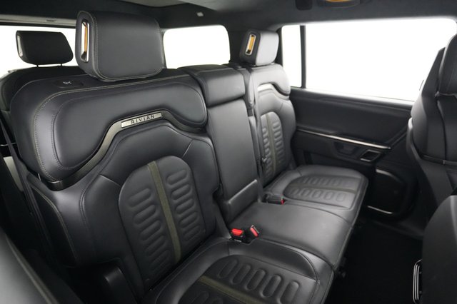 2024 Rivian R1S — photo 4 of 23
