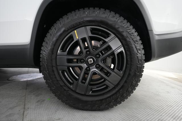 2024 Rivian R1S — photo 7 of 23