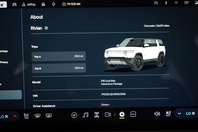 2024 Rivian R1S — photo 5 of 23