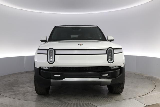 2024 Rivian R1S — photo 9 of 23