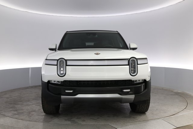 2024 Rivian R1S — photo 9 of 23