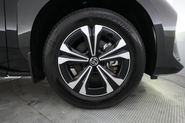2025 Toyota bZ4X — photo 16 of 20