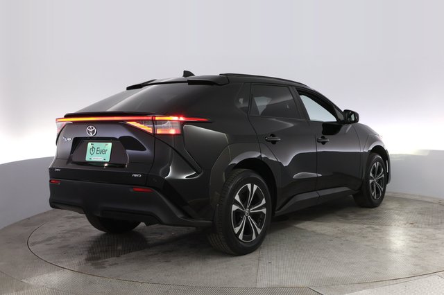 2025 Toyota bZ4X — photo 2 of 20