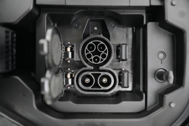 2025 Toyota bZ4X — photo 8 of 20
