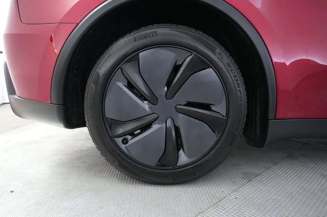 2026 Tesla Model Y — photo 17 of 21