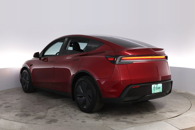 2026 Tesla Model Y — photo 13 of 21