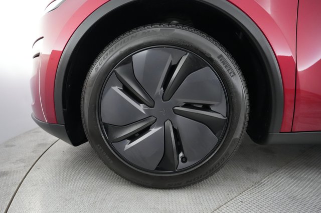 2026 Tesla Model Y — photo 15 of 21