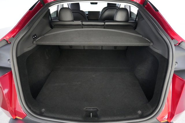 2026 Tesla Model Y — photo 6 of 21