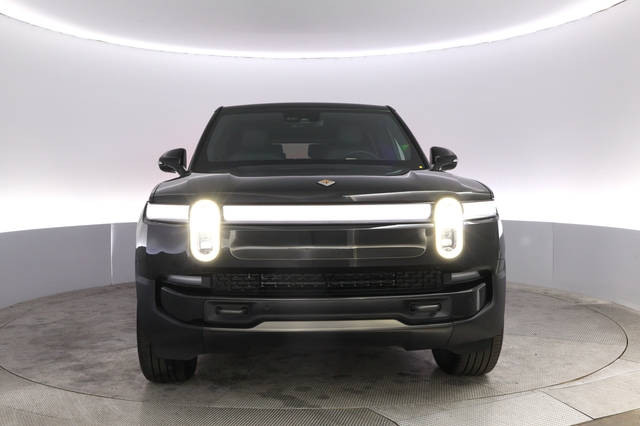 2025 Rivian R1S
