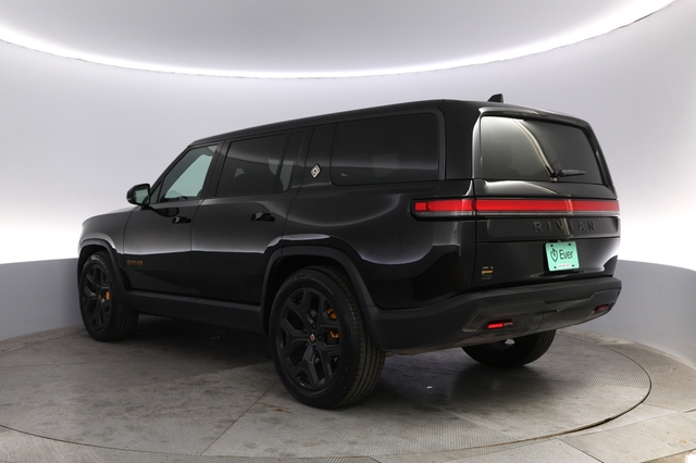 2025 Rivian R1S