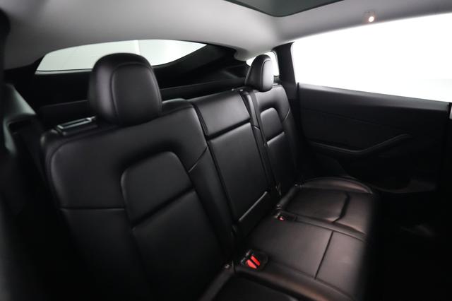 2023 Tesla Model Y — photo 4 of 21