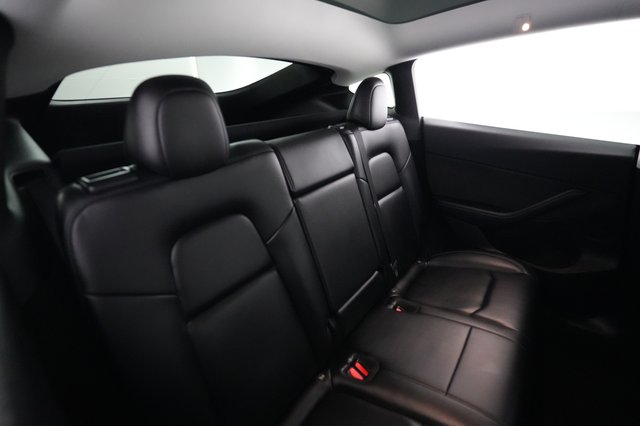 2023 Tesla Model Y — photo 4 of 21