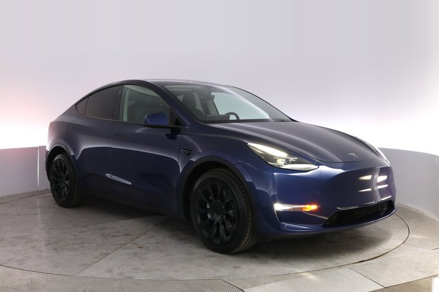 2023 Tesla Model Y — photo 10 of 21