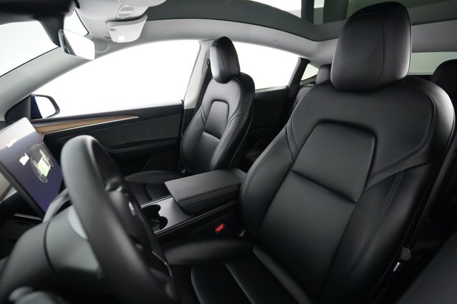 2023 Tesla Model Y — photo 3 of 21