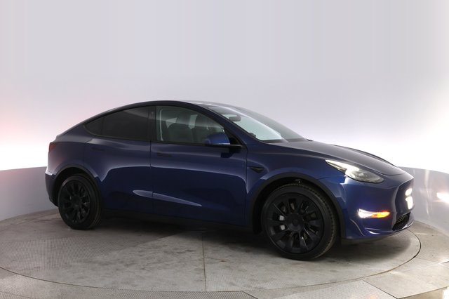 2023 Tesla Model Y — photo 11 of 21
