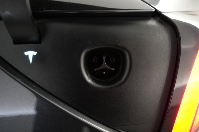 2024 Tesla Model 3 — photo 8 of 21