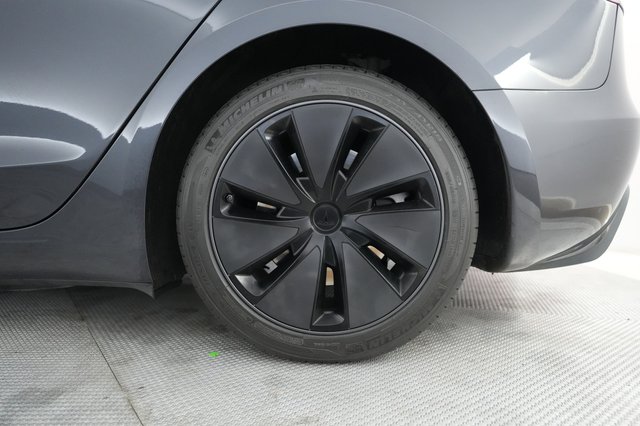 2024 Tesla Model 3 — photo 7 of 21