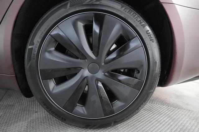 2023 Tesla Model S — photo 7 of 24