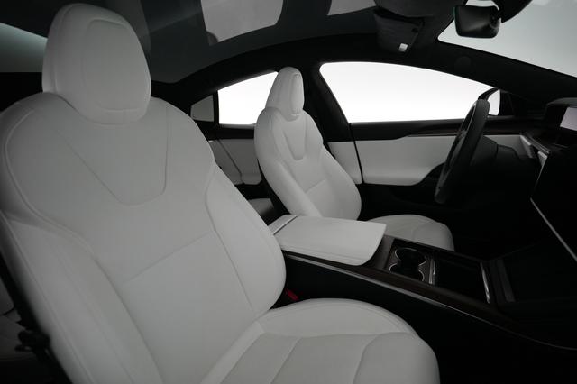 2023 Tesla Model S — photo 3 of 24