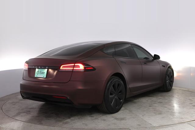 2023 Tesla Model S — photo 2 of 24