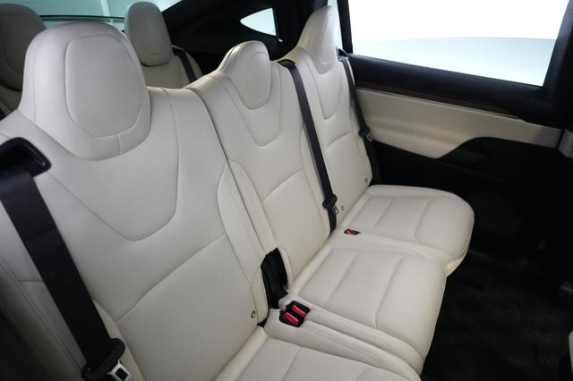 2023 Tesla Model X — photo 4 of 23