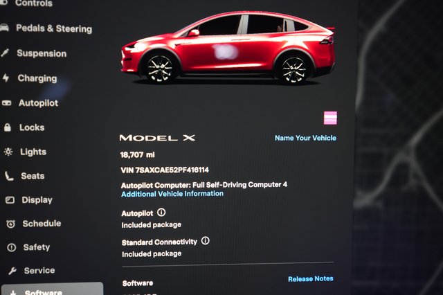 2023 Tesla Model X — photo 5 of 23