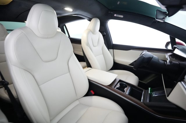 2023 Tesla Model X — photo 18 of 23