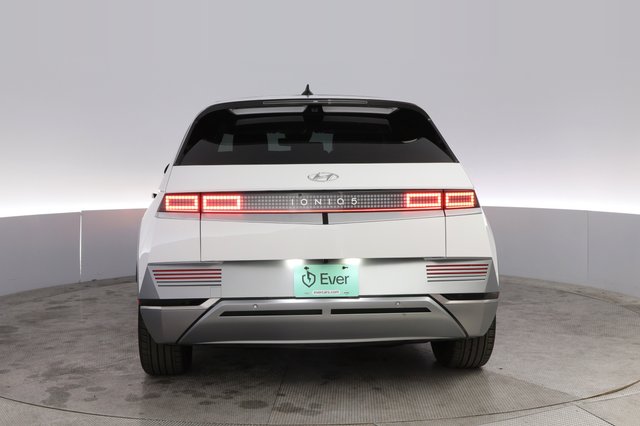 2024 Hyundai IONIQ 5 — photo 12 of 21