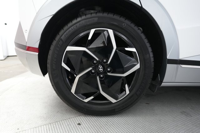2024 Hyundai IONIQ 5 — photo 17 of 21