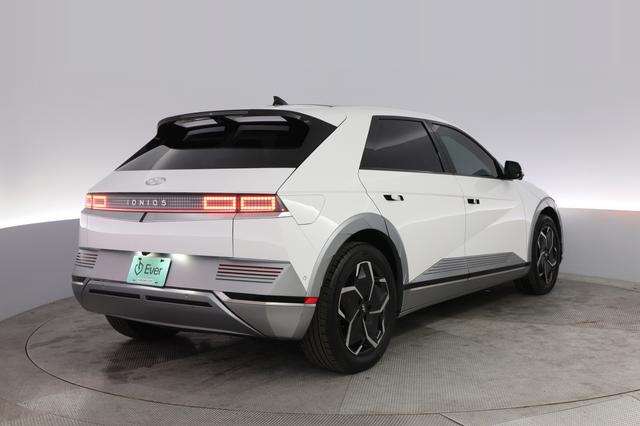 2024 Hyundai IONIQ 5 — photo 2 of 21