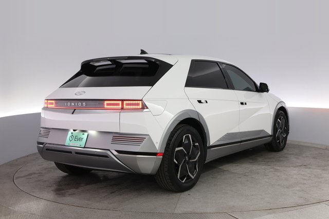 2024 Hyundai IONIQ 5 — photo 2 of 21