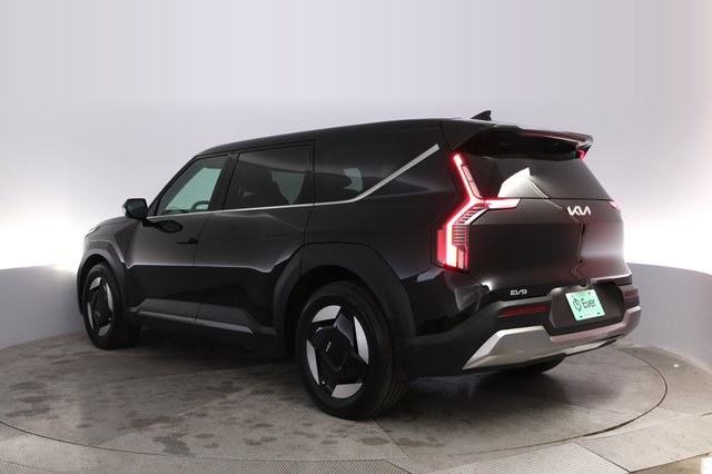 2024 Kia EV9 — photo 13 of 23