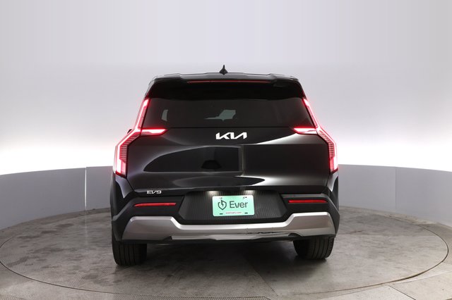 2024 Kia EV9 — photo 12 of 23