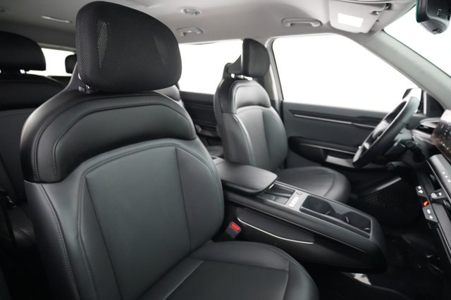 2024 Kia EV9 — photo 18 of 23