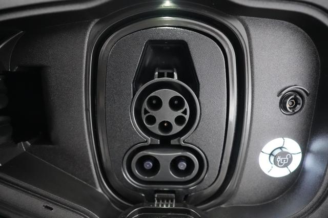 2022 Ford Mustang Mach-E — photo 8 of 21