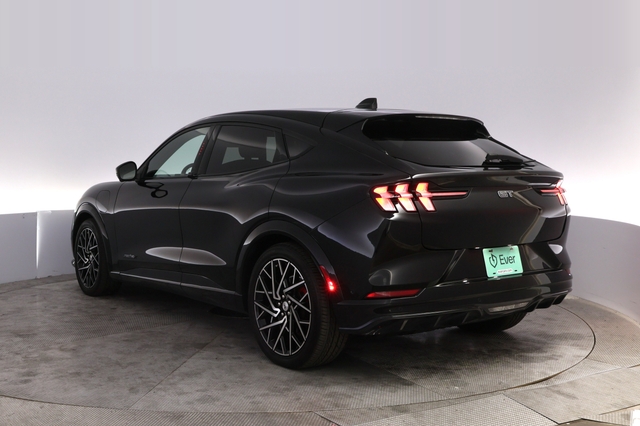 2022 Ford Mustang Mach-E