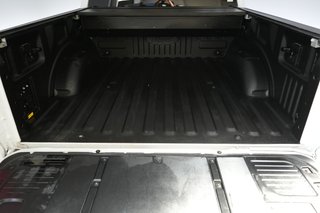 2022 Ford F-150 Lightning — photo 6 of 16