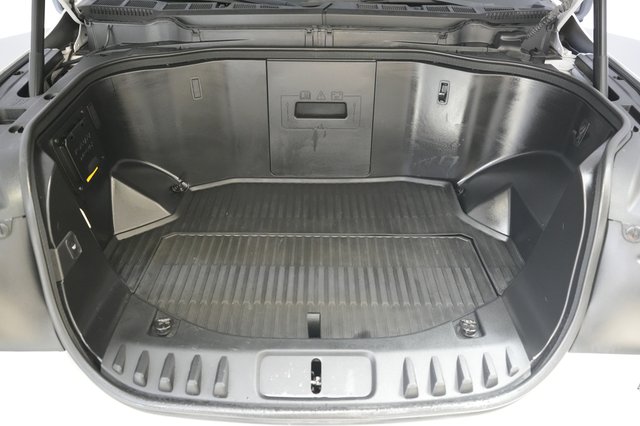 2022 Ford F-150 Lightning — photo 14 of 16