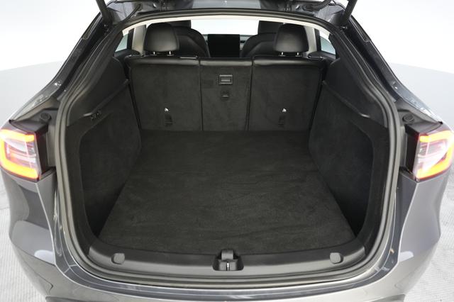 2023 Tesla Model Y — photo 6 of 21
